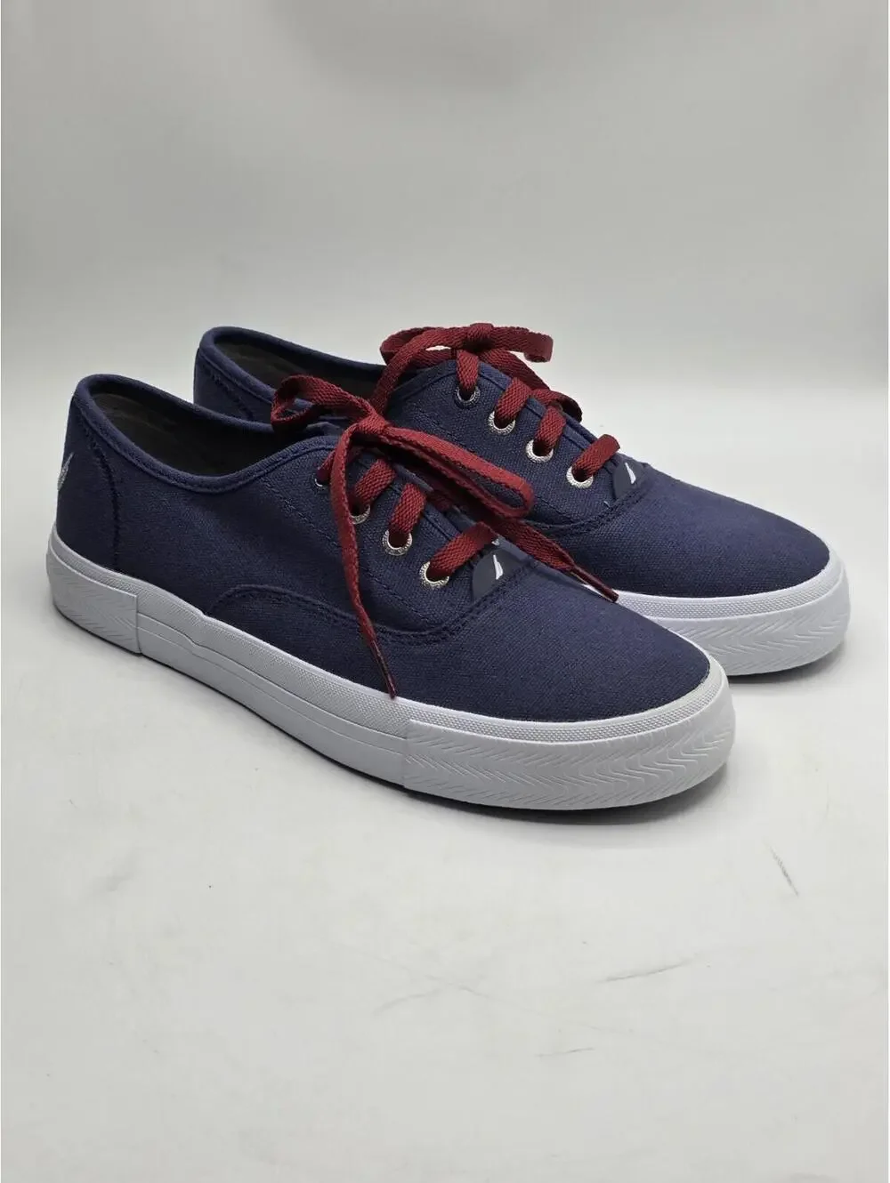 Nautica Deckloom Men’s 7.5 Navy Blue Canvas Sneakers Nautical Deck Shoes Maroon